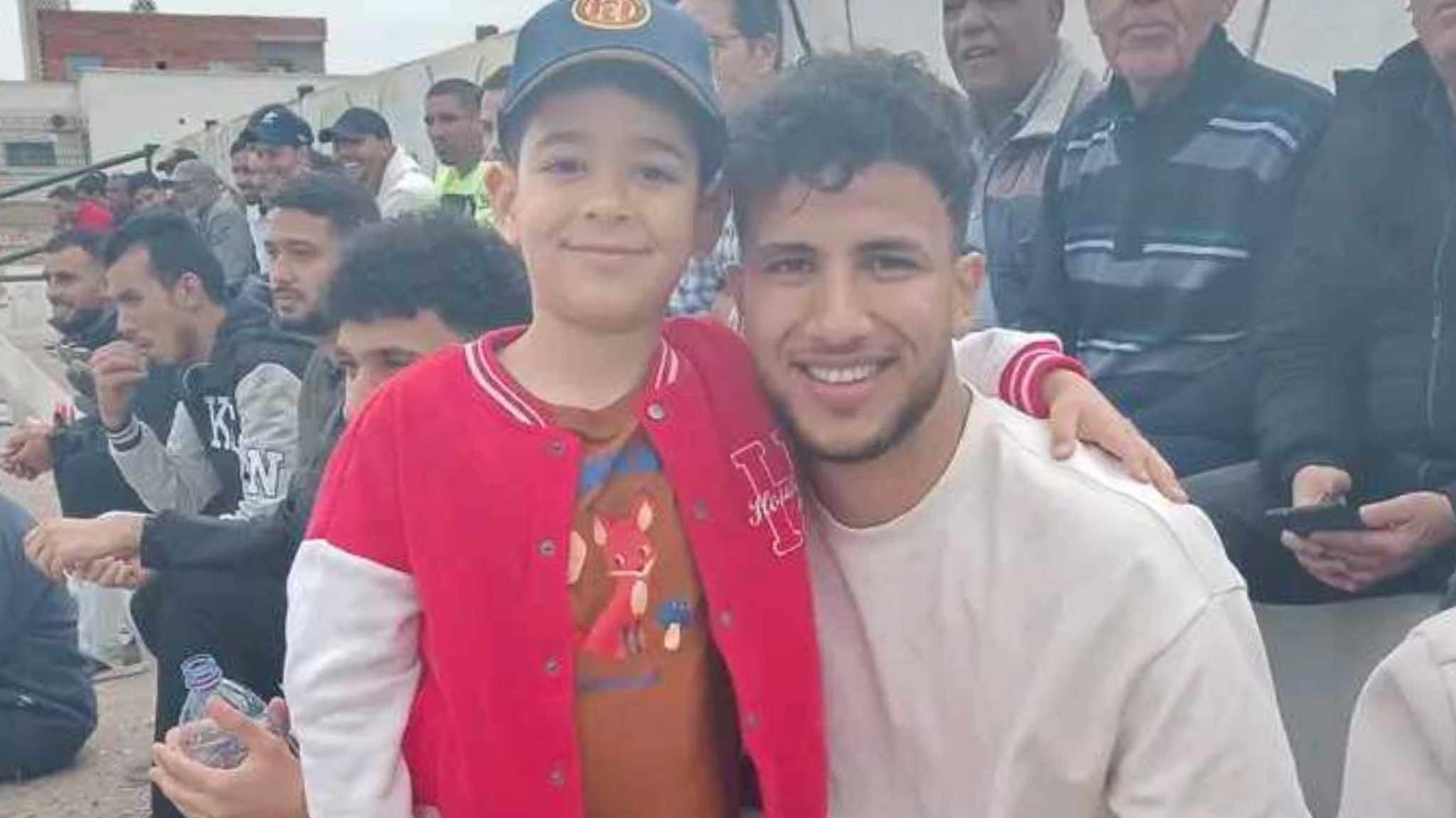 لاعب الترجي رائد بوشنية يساند فريقه السابق