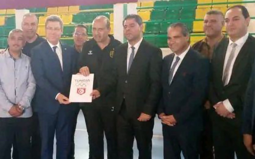  بوسالم.. والي جندوبة يكرم فريق كرة الطائرة 