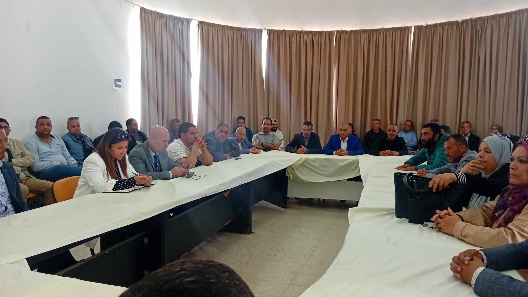 النائب عادل ضياف:   "زحف المهاجرين غير النظاميين يُهدّد سلامة الأمن القومي والغذائي"