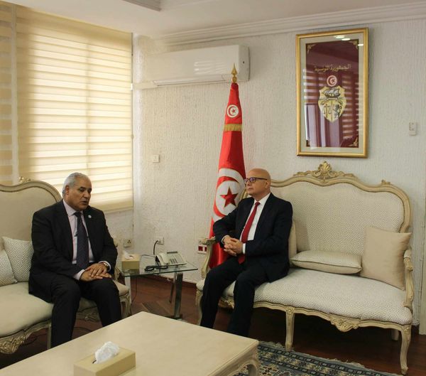وزير الفلاحة يلتقي الممثل الإقليمي لمنظمة الأغذية والزّراعة 