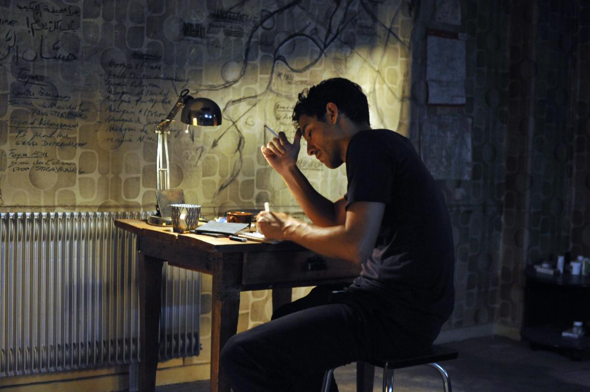 بعد "الموصل" على نتفليكس و"ماء العين" في برلين السينمائي..         آدم بسة بطل فيلم افتتاح أسبوع النقاد في "كان" السينمائي