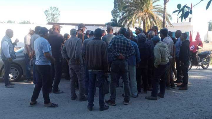 ماطر  .. اضراب اعوان المركب الفلاحي الصناعي