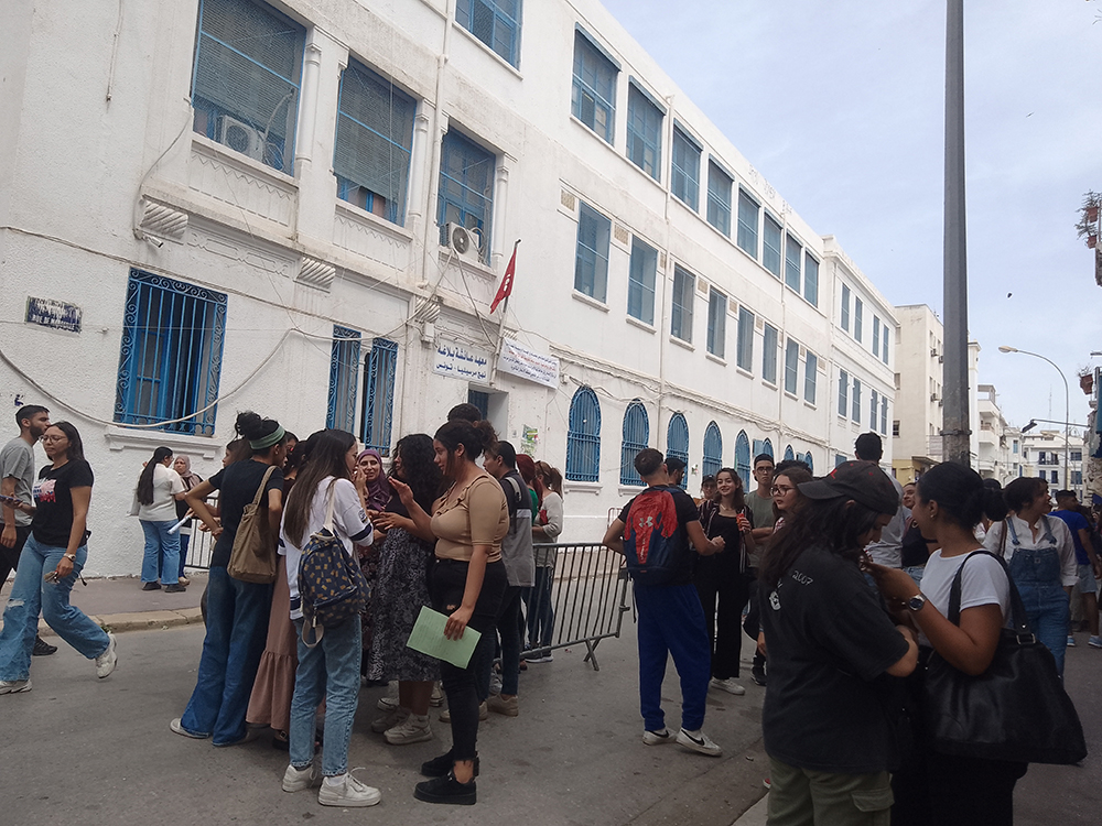 تلاميذ من شعبة الآداب لـ"الصباح نيوز": لا تعقيدات في اختبار الأنقليزية في الباكالوريا