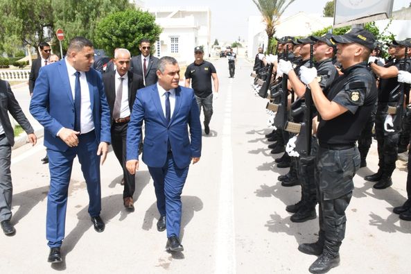 وزير الدّاخليّة يكرم عددا من الإطارات والأعوان بمقرّ الإدارة العامة لوحدات التدخل