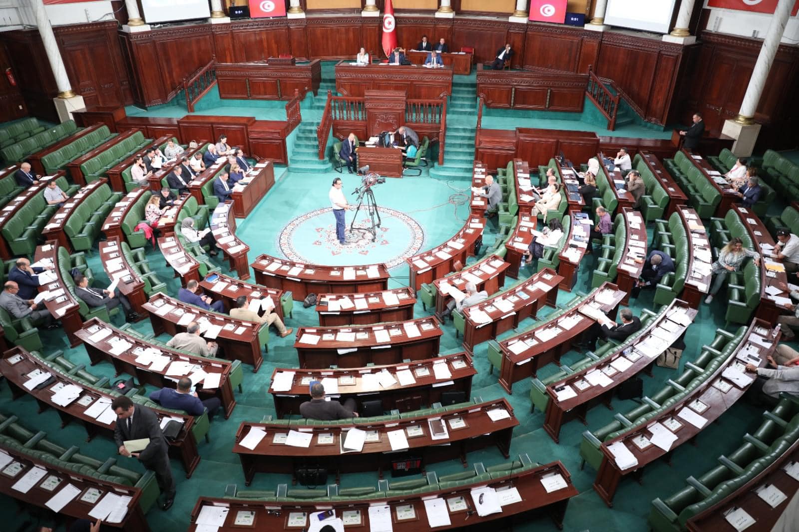  جلسات عامة لمساءلة وزراء التجهيز والصحة والبيئة..   متى سيوافق مكتب البرلمان على تنظيم جلسة حوار مع الحكومة؟