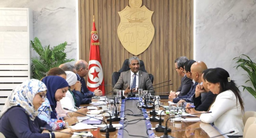 وزير الشباب والرياضة يستقبل المدير العام للبنك الوطني الفلاحي