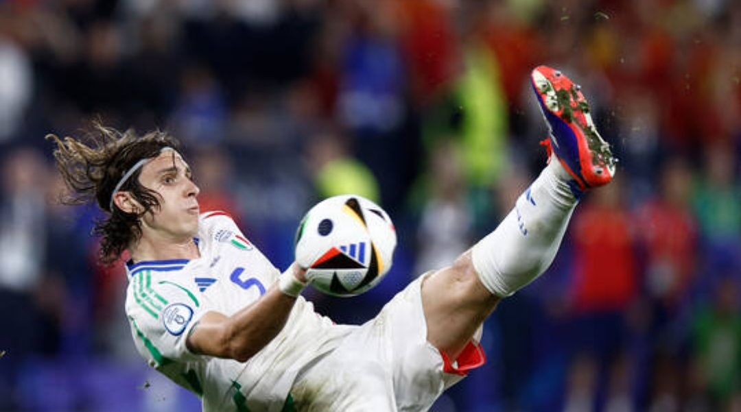 يورو 2024: مدافع إيطاليا يدخل التاريخ من الباب الخلفي