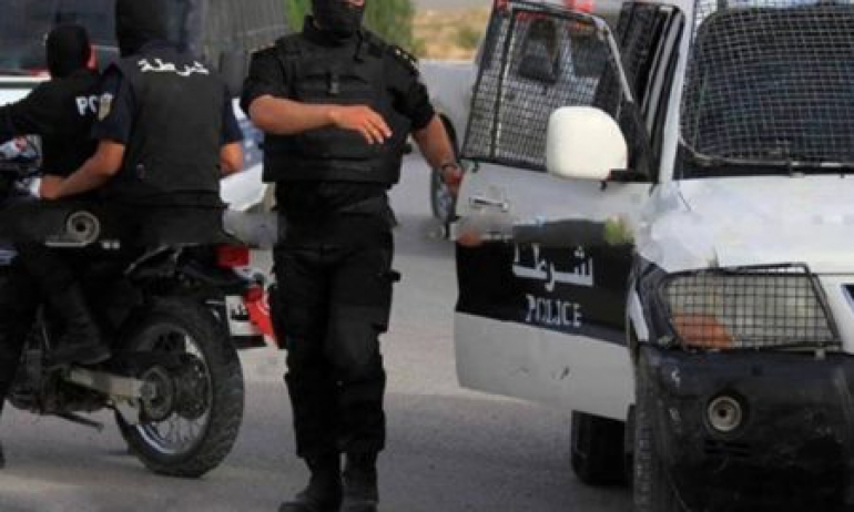    حملة أمنية بحلق الوادي..  الاحتفاظ بشخصين وتقديم 7 سواق "تاكسي" من اجل السمسرة 