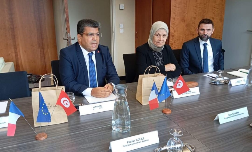  المدير العام للديوانة يؤدي زيارة عمل إلى مصالح الديوانة الفرنسية