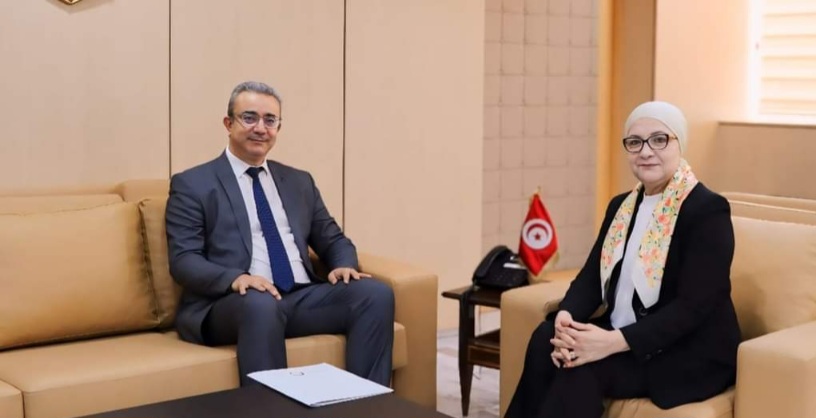 وزيرة العدل تؤكد الحرص على تحسين ظروف عمل المحامين الشبان 