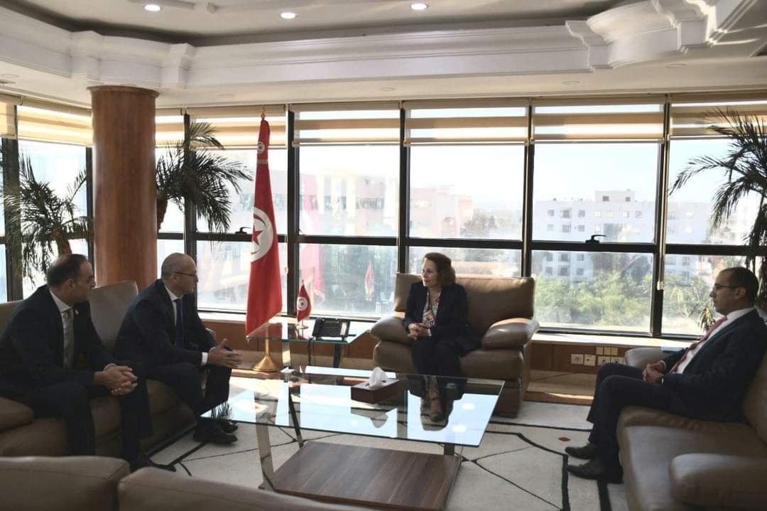 مسؤول بمجمع "TotalEnergies" يؤكد مواصلة دعم الاستثمار في الطاقات النظيفة بتونس