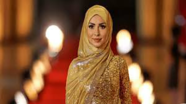 الفائزة بلقب أول ملكة جمال للذكاء الاصطناعي في العالم..مؤثرة مغربية بالحجاب