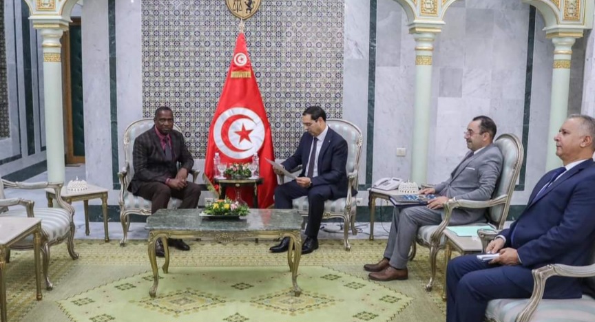 كاتب الدولة للخارجية يتسلم نسخة من أوراق اعتماد السفراء الخمسة الجدد المتعمدين بتونس