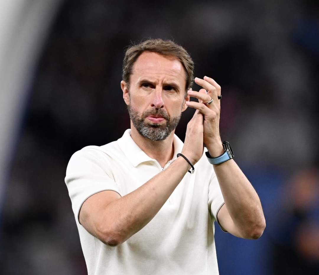 "ساوثغيت" يستقيل من تدريب منتخب "الأسود الثلاثة"