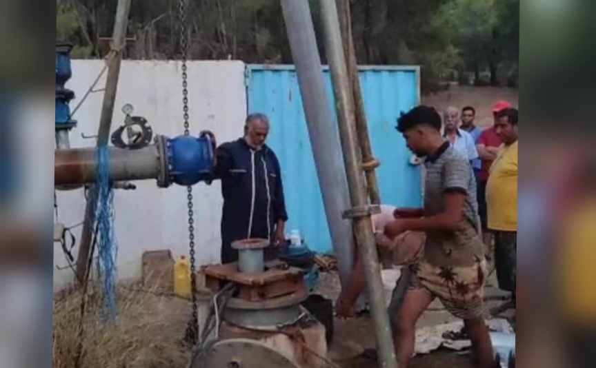 رئيس اقليم ” الصوناد” بزغوان لـ”الصباح نيوز” : احتراق محرك البئر سبب إنقطاع الماء في عديد الأحياء ..وعملية اصلاحه متواصله رئيس اقليم ” الصوناد” بزغوان لـ”الصباح نيوز” : احتراق محرك البئر سبب إنقطاع الماء في عديد الأحياء ..وعملية اصلاحه متواصله