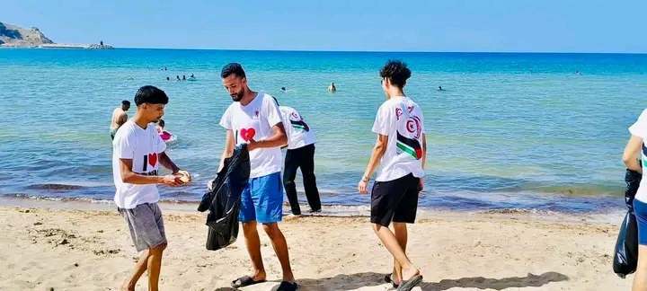 طبرقة.. حملة نظافة بشواطئ ومحيط المدينة طبرقة.. حملة نظافة بشواطئ ومحيط المدينة