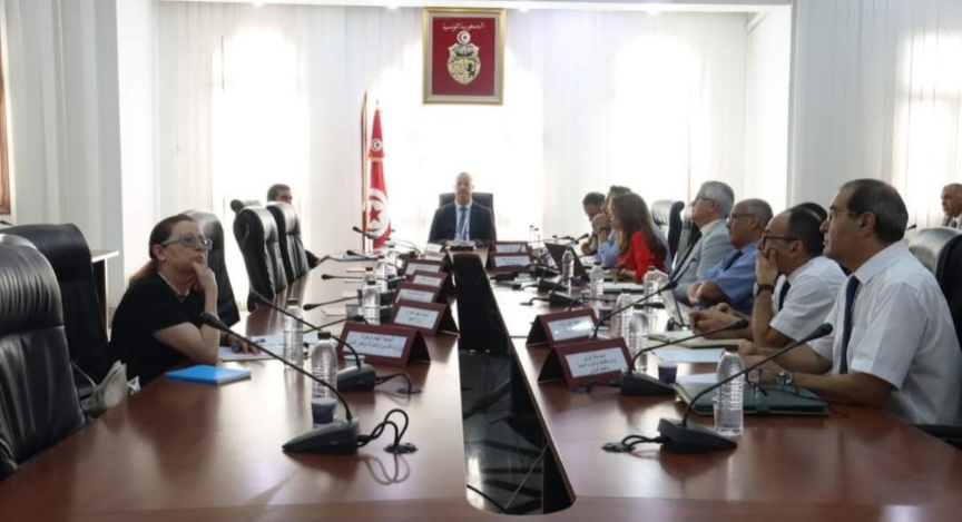 وزير الصحة يدعو إلى تسريع العمل على إنجاز المشاريع الصحية في أقرب الاجال