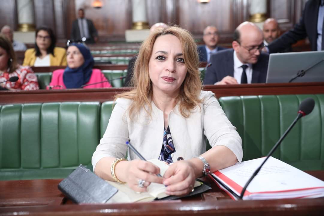  وزيرة الاقتصاد : تكوين لجنة برئاسة وزيرة المالية لاستقطاب وإدماج الاقتصاد الموزاري بالاقتصاد الوطني