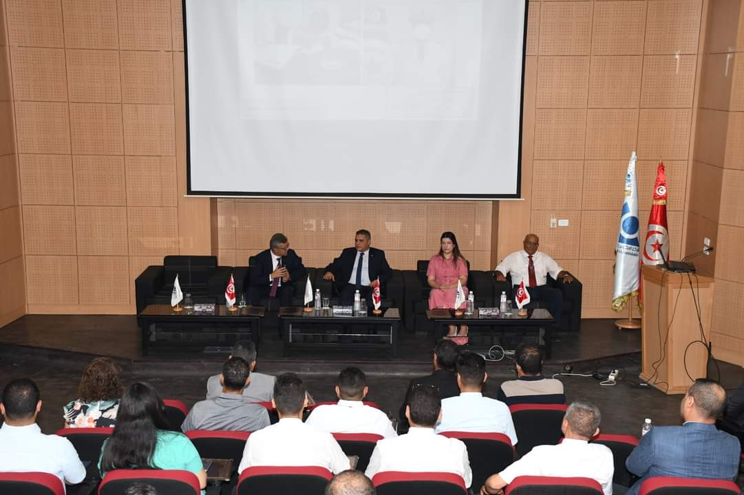 وزير الداخلية يُشرفُ على افتتاح أشغال دورة تكوين خصوصيّة لفائدة المُعتمدين الجُدُد
