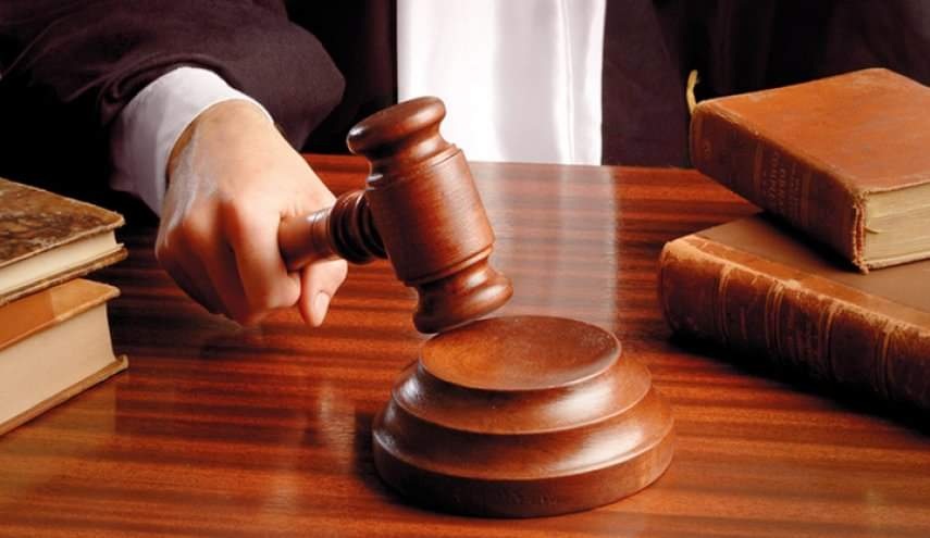 عدل منفذ يقاضي العميد وأمين المال.. ورئيس الهيئة يوضح 