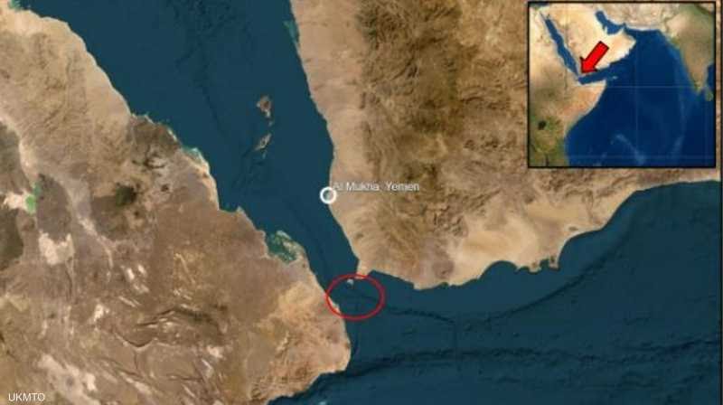 اليمن.. هجوم صاروخي على سفينة قبالة المخا