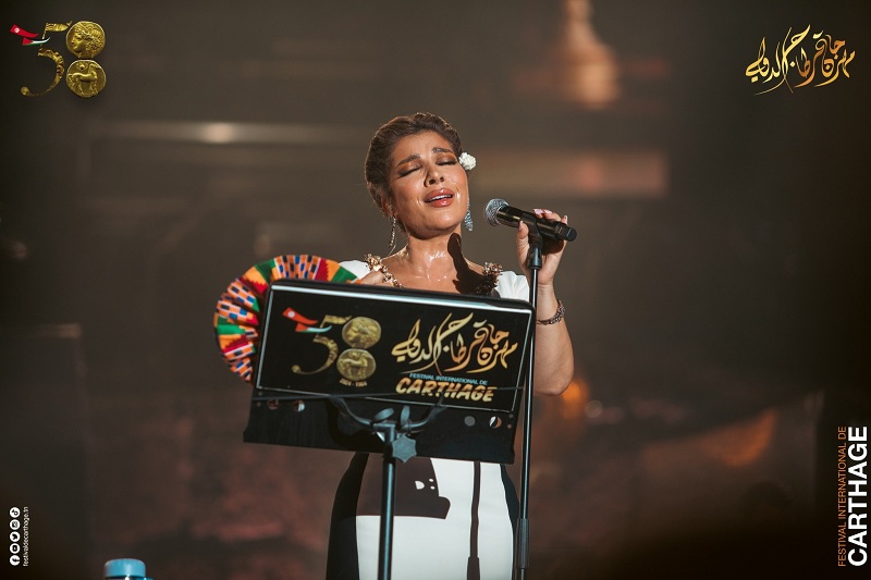 غنت لأكثر من ساعتين ونصف متجاوزة الزمن المحدد للعرض..   بسهرة استثنائية.. أصالة باقتدار في اختتام مهرجان قرطاج الدولي 