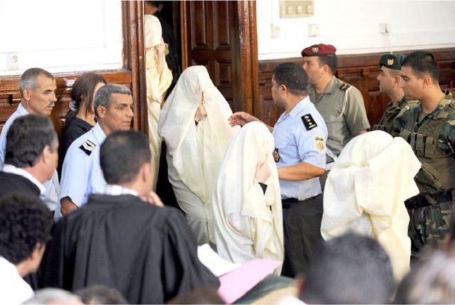 أثارته قضية سنية الدهماني..    هل يجبر القانون  التونسي السجينات على ارتداء زي معين أثناء المحاكمة؟