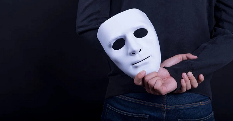 ارتكبوا جرائم بالجملة..   جنرالات..أطباء..محامون وقضاة.. لكنهم "مزيفون"!