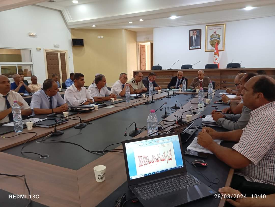 قابس: متابعة الاستعدادات للعودة المدرسية والجامعية والتكوينية محور جلسة بمقر الولاية قابس: متابعة الاستعدادات للعودة المدرسية والجامعية والتكوينية محور جلسة بمقر الولاية