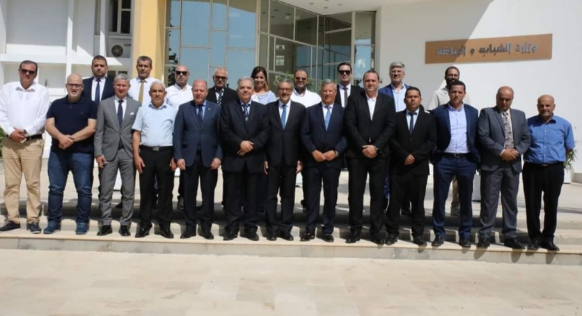 بحضور كمال ايدير وزير الشباب والرياضة يلتقي برؤساء أندية الرابطة الاولى بحضور كمال ايدير وزير الشباب والرياضة يلتقي برؤساء أندية الرابطة الاولى