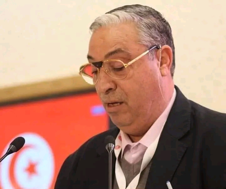 نقل الكاتب العام للاتحاد الجهوي للشغل بالقصرين إلى أحد المستشفيات لتعكر حالته الصحية نقل الكاتب العام للاتحاد الجهوي للشغل بالقصرين إلى أحد المستشفيات لتعكر حالته الصحية