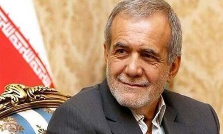 في أول زيارة خارجية.. رئيس إيران يصل العراق