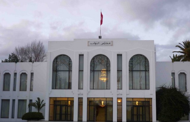  لماذا بقي مكتب مجلس البرلمان في حالة انعقاد؟