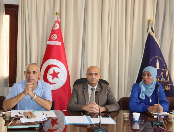 القيروان ..اجتماع اللجنة الفنية العقارية المشتركة من أجل متابعة تحرير حوزة مشروع إيصال الطريق السيارة قسط تونس _جلمة القيروان ..اجتماع اللجنة الفنية العقارية المشتركة من أجل متابعة تحرير حوزة مشروع إيصال الطريق السيارة قسط تونس _جلمة