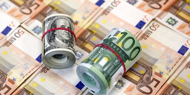  مع تسارع سداد الديون الخارجية ..   مخزون العملة الأجنبية يواجه تحديات كبيرة وينزل إلى 111 يوم توريد