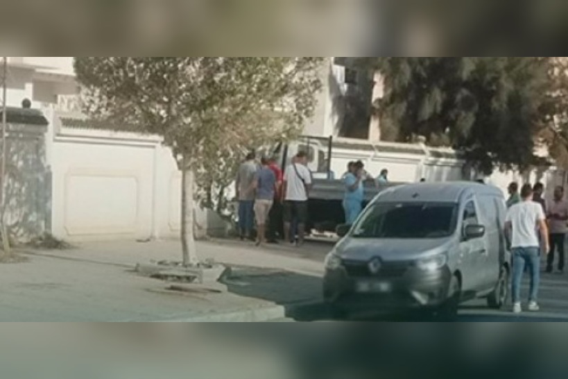 القيروان..شاحنة تصطدم بسور مبيت جامعي القيروان..شاحنة تصطدم بسور مبيت جامعي