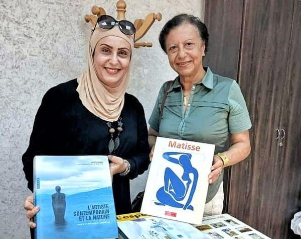 وضعتها على ذمة دار الفنون..   عائلة الفنان التشكيلي والمهندس الراحل عمارة غراب تتبرع بمكتبته