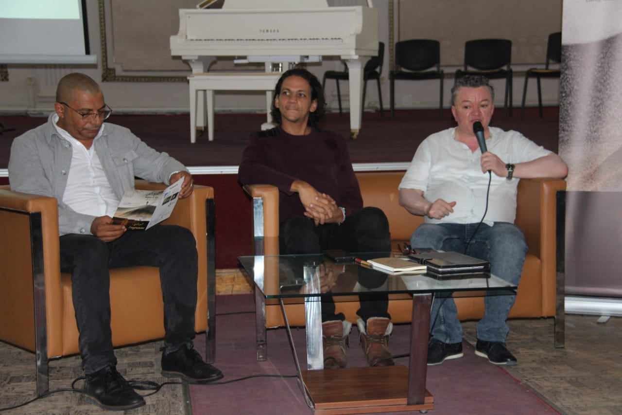 ينطلق اليوم في دورته الثالثة..   "نجع الفن" يراهن على الجانب الإبداعي في رحاب الصحراء