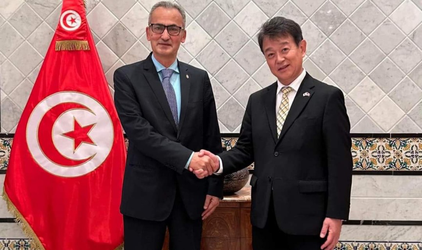  السفير الياباني يعبر عن استعداد بلاده لمزيد تطوير نسق التعاون مع تونس