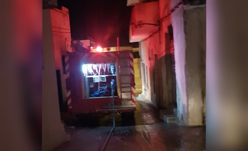منزل جميل.. السيطرة على حريق اندلع بمنزل منزل جميل.. السيطرة على حريق اندلع بمنزل