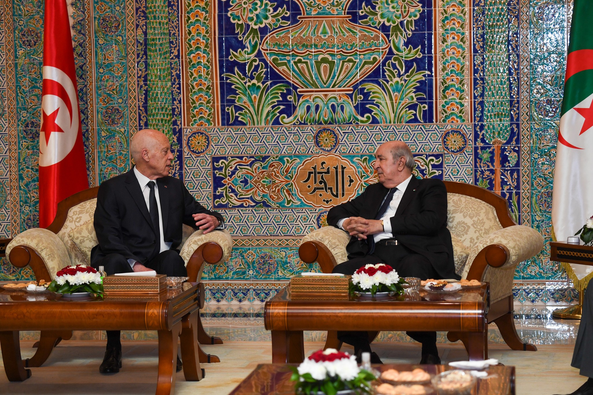 على هامش مشاركته في الاحتفال بذكرى ثورة التحرير الجزائرية .. سعيد وتبّون من أجل كسب التحديات الدولية والإقليمية