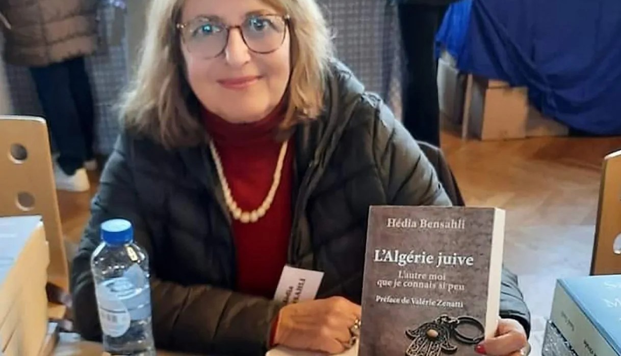 جملة اعتراضية..   كتاب غريب في هذا التوقيت بالذات؟