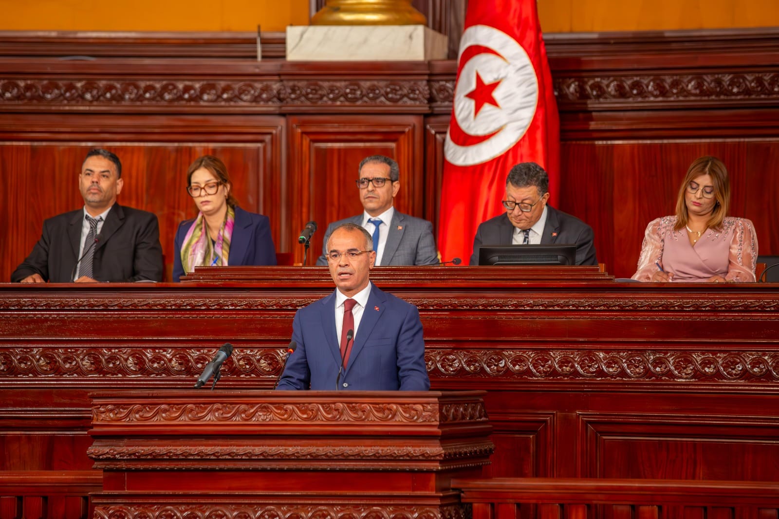 نقاش مشروعي ميزانية الدولة والميزان الاقتصادي..   رئيس الحكومة: إعداد خارطة استثمارية لكل إقليم لضمان توزيع متوازن للمشاريع الكبرى