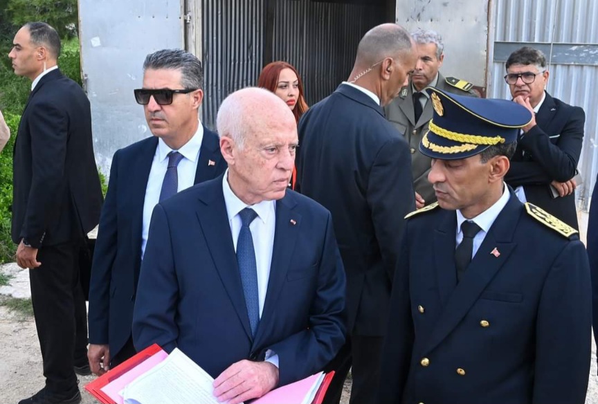 اثر زيارته هنشير النفيضة.. رئيس الجمهورية يأمر بفتح تحقيق عدلي لتحميل المسؤوليات 