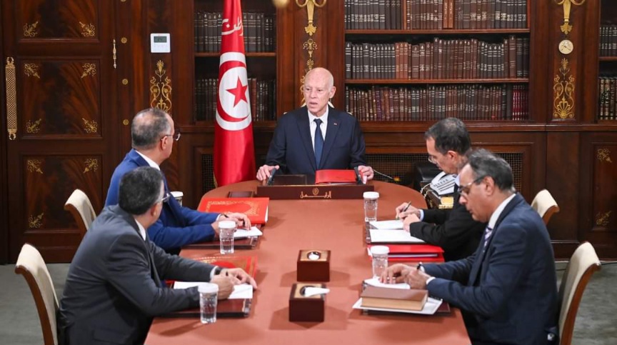 بعد زيارة هنشير النفيضة.. رئيس الجمهورية يسدي تعليماته باتخاذ إجراءات عاجلة للحفاظ على ملك الدولة 