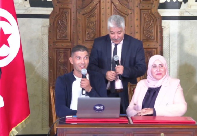 تهم خمسة قطاعات اقتصادية وبامتيازات واسعة..     الحكومة تطلق منصة "المبادر الذاتي" لمكافحة الاقتصاد غير المنظم وتعزيز دور الدولة الاجتماعي