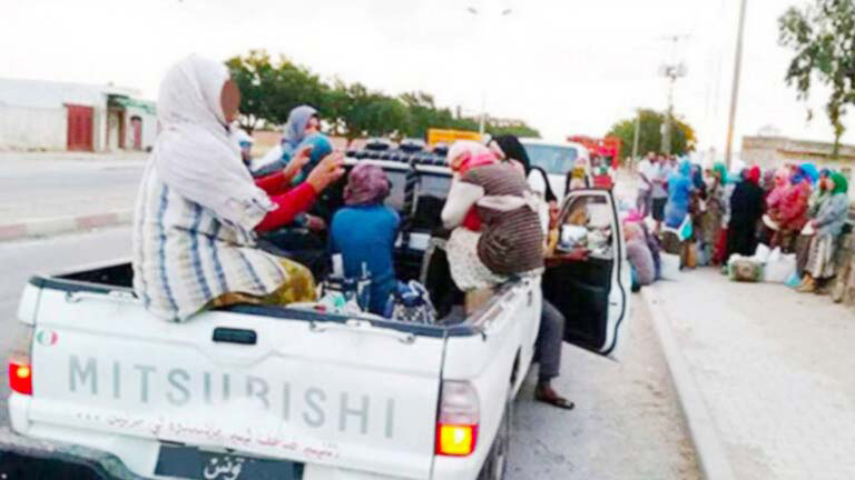 بعد تسجيل 16 اصابة بحادث لسيارة تقل عاملات فلاحيات.. مدير الصحة بالقصرين يتحدث لـ”الصباح نيوز” بعد تسجيل 16 اصابة بحادث لسيارة تقل عاملات فلاحيات.. مدير الصحة بالقصرين يتحدث لـ”الصباح نيوز”