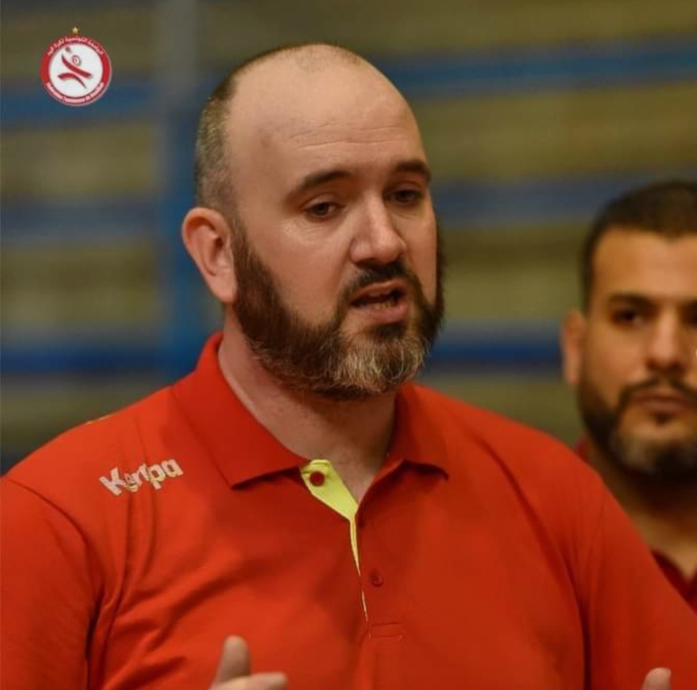 كرة اليد: مدرب منتخب السيدات يتعرّض إلى وعكة صحيّة حادة