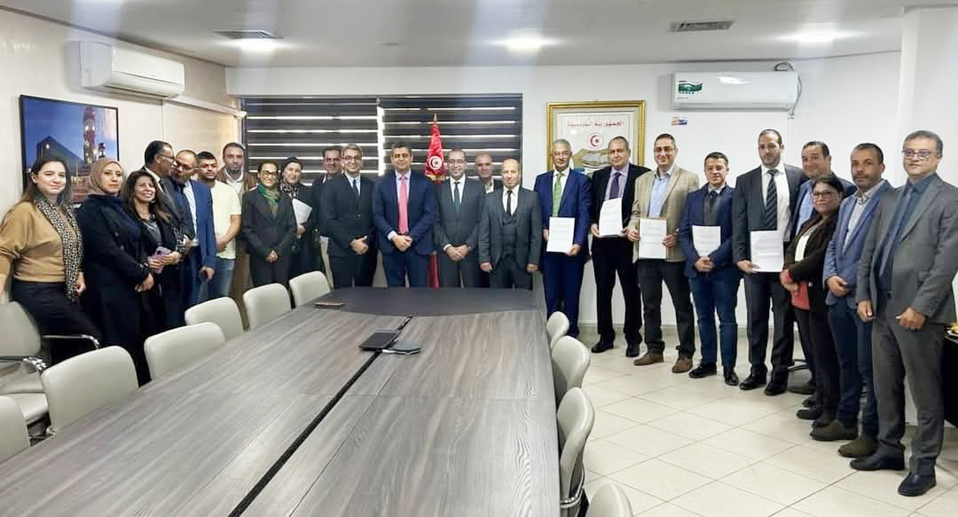 توقيع 10 عقود لمشاريع إنتاج الكهرباء من الطاقة الشمسية الفولطاضوئية