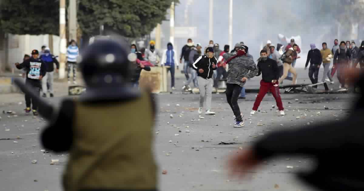 5 رؤساء و13 رئيس حكومة..   مسارات انتقالية مختلفة لثورة واحدة !